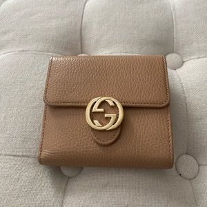 Tan Authentic Gucci women’s wallet